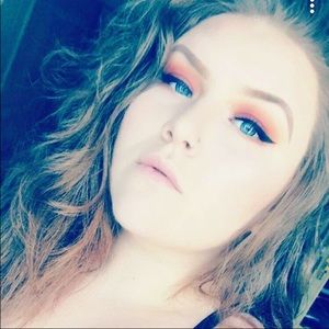 Meet your Posher, Briana